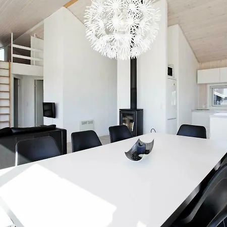Three-bedroom Holiday In Hjorring 22 *